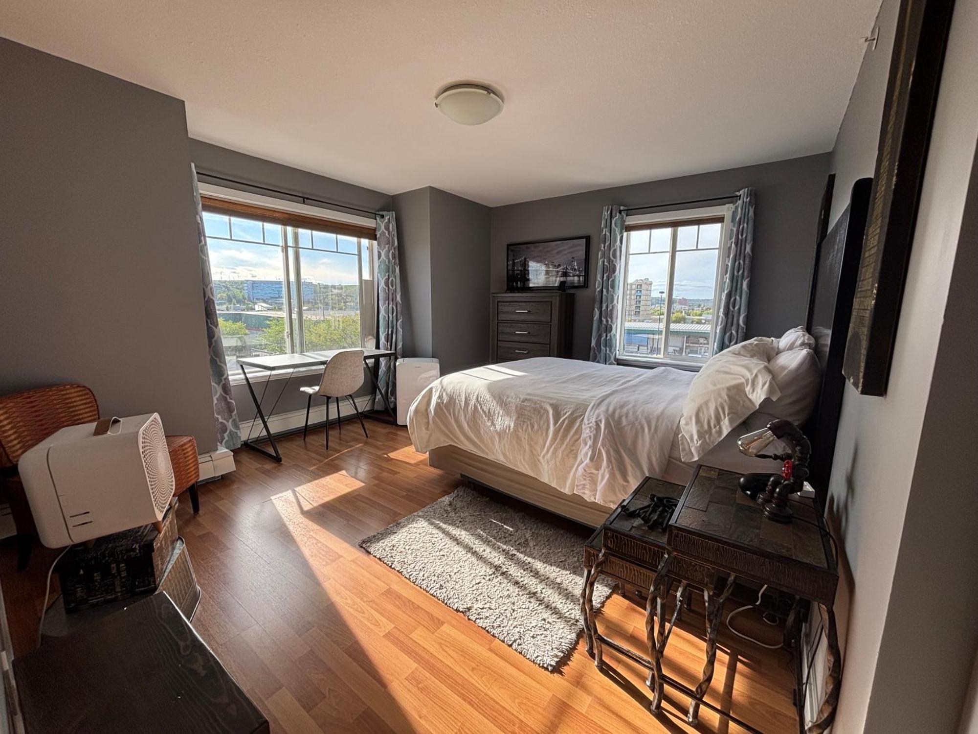 Top Floor Riverfront Condo With Stellar Sunsets! Fort Mcmurray Exterior photo