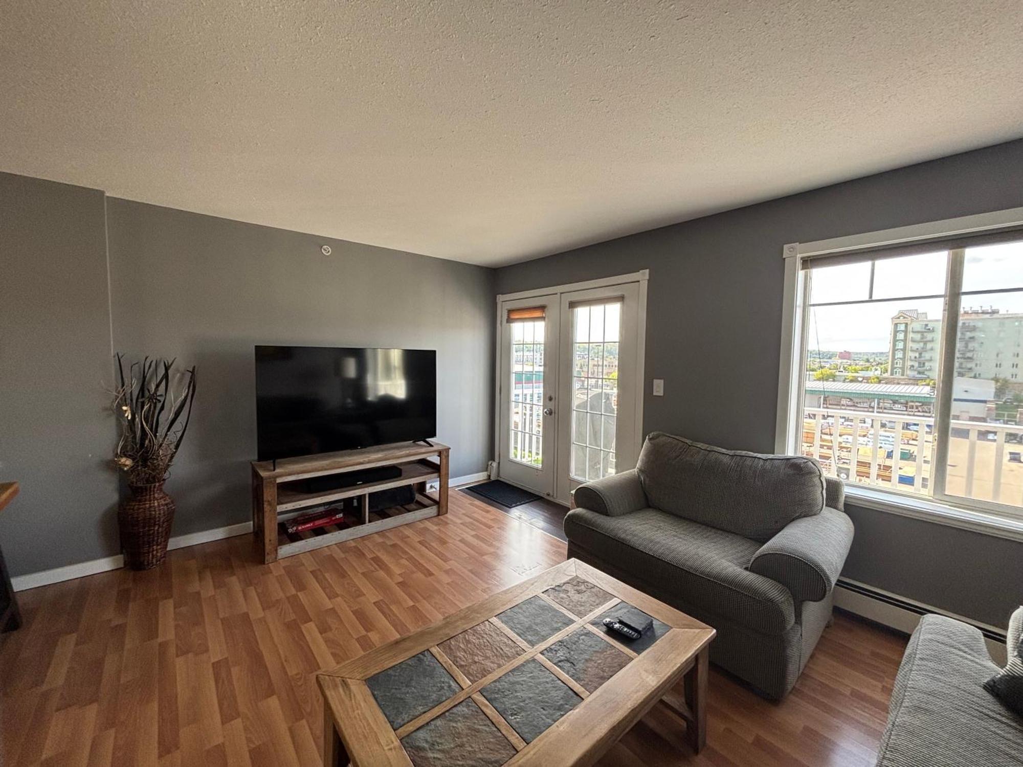 Top Floor Riverfront Condo With Stellar Sunsets! Fort Mcmurray Exterior photo